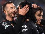 pemain-depan-juventus-italia-moise-kean-tengah-merayakan-dengan-pemain-depan.jpg