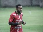 pemain-sayap-bali-united-yabes-roni-malaifani.jpg