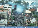 pembakaran-depan-bank-indonesia-papua-foto-diambil-dari-hotel-jasmin.jpg