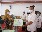 pemerintah-kota-kotamobagu-bersama-baznas-beri-bantuan-kepada-para-pelaku-umkm.jpg