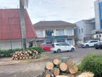 pemersihan-pohon-di-kawasan-niaga-45-manado.jpg