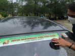 pemilik-mobil-pasangstiker-pertalitetulisannya-masyarakat-pura-pura-kaya-antrean-mulai-berkurang.jpg