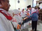 pemkab-bolsel-lepas-11-jemaah-haji-menuju-tanah-suci.jpg
