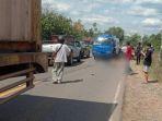 pengendara-sepeda-motor-meninggal-dunia-setelah-terlindas-truk-trailer.jpg