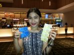 pengguna-tfc-antusias-nonton-bareng-hujan-bulan-juni_20171117_201604.jpg