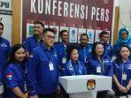 pengurus-partai-demokrat-di-kpu-manado-minggu-1452023.jpg