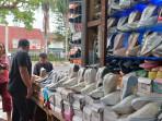 penjual-sepatu-kw-pasar-niaga-45-dekat-zero-point-manado.jpg