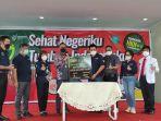penyerahan-csr-revitalisasi-kolamruang-terbuka-hijau-dan-alat-oksigen-threeway-outlet.jpg
