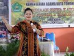 penyuluh-agama-katolik-videlin-pontoh-beri-materi-app-untuk-siswa-katolik-smp-negeri-2-tomohon.jpg