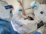 perawatan-pasien-covid-19-oleh-tim-dokter.jpg