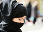 perempuan-cantik-dengan-balutan-hijab.jpg