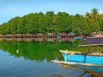 pesona-jembatan-wisata-mangrove-di-desa-transpato-1.jpg