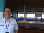 petugas-kereta-api-commuter-line-jabodetabek-yudi-ramdhan.jpg