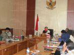 pjs-bupati-boltim-christiano-talumepa-pimpin-rapat-desk-pilkada-2020.jpg