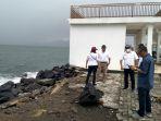 plt-kadis-pu-kota-manado-johny-suwu-meninjau-kondisi-kerusakan0.jpg