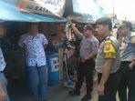 polisi-di-kecamatan-iniberikan-pembinaan-kepada-siswa-yang-di-luar-jam-belajar.jpg