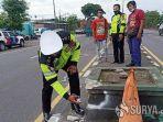 polisi-saat-melakukan-olah-tkp-kecelakaan-di-bypass-krian.jpg