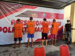 polresta-manado-melakukan-press-confrence-empat-orang-pelaku-cabul09.jpg
