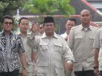 prabowo-dalam-perjalanan-untuk-bertemu-gubernur-diy-sri-siltan-hb-x.jpg