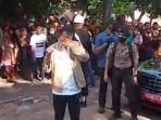 presiden-jokowi-menangis-saat-meninjau-lokasi-bencana-di-ntt.jpg