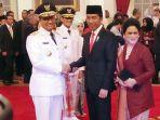 presiden-jokowi-saat-melantik-anies-dan-sandiaga-uno-sebagai-gubernur-dan-wakil-gubernur-jakarta.jpg