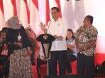 presiden-ri-joko-widodo-berdialog-dengan-kepala-desa-dan-pendamping-desa-asal-boyolali.jpg