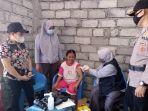 puskesmas-buyat-melakukan-vaksinasi-secara-door-to-door-atau-naik-turun-rumah-warga.jpg