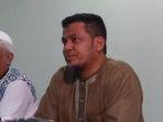 putra-ketiga-abu-bakar-baasyir-abdul-rohim-kemeja-cokelat.jpg
