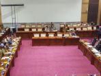 rapat-dengar-pendapat-terkait-registrasi-sim_20180410_115159.jpg