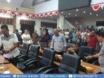 rapat-pembentukan-akd-dprd-sempat-diwarnai-kegaduhan-7-orang-tak-hadir.jpg