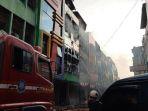 ribuan-alquran-ikut-terbakarsaatunjuk-rasa-rusuh-di-jakarta-pusat-massa-bakar-gedung-bioskop.jpg