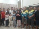 ronald-kandoli-bersama-keluarga-dan-orang-orang-ghfghfghf.jpg