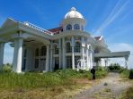 rumah-dinas-bupati-dan-wakil-bupati-minahasa-utara_20180809_235511.jpg