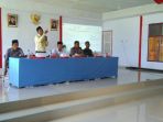 saat-rapat-sedang-berlangsung_20180810_084802.jpg
