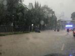 salah-satu-kawasan-di-dki-jakarta-tergenang-banjir-karena-hujan-deras.jpg