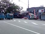sampah-di-depan-masjid-firdaus_20160803_221901.jpg