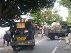 sapi-mengamuk-saat-hendak-disembelih-hingga-seruduk-warung-dan-polisi-terpaksa-ditembak-mati.jpg