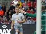 scott-mctominay-saat-melawan-valerenga.jpg
