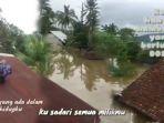 seorang-pemuda-berkain-sarung-dan-bertelanjang-dada.jpg