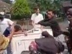 seorangpetugas-rumah-sakit-terkenapukulanmassa-saat-ambil-paksa-jenazah-pdpcovid-19.jpg