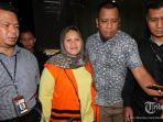 setelah-diperiksa-selama-20-jam-bupati-bekasi-resmi-ditahan-kpk_20181016_224912.jpg