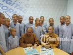 shaolin-saat-berada-di-kantor-tribun-manado_20180306_080102.jpg