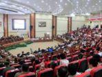 sidang-di-dprd-sulut.jpg