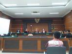 sidang-ke-4-dugaan-kasus-korupsi-proyek-pemecah-ombak-di-likupang-minahasa-utara.jpg