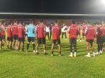 skuad-sulut-united-menjalani-latihan-malam-di-stadion-tuah-pahoe-palangkarayafhfdhh.jpg
