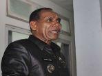 sosok-amon-djobo-bupati-alor-yang-marah-kemensos-dan-ancam-tembak-tni.jpg