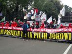 spanduk-menolak-jokowi-sepanjang-sekitar-6-meter-terbentang_20180501_165840.jpg