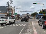 suasana-kendaraan-yang-melintasi-traffic-light_20171022_140921.jpg