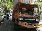 tabrakan-beruntun-terjadi-antara-truk-tronton-dengan-dua-mobil-toyota-calya1.jpg