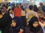 tampal-kemeriahan-warga-brunei-darussalam-berbelanja-menyambut-idul-adha-1442-h-vfdcbf.jpg